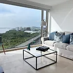 Beachfront Apartment At Radisson Hotel