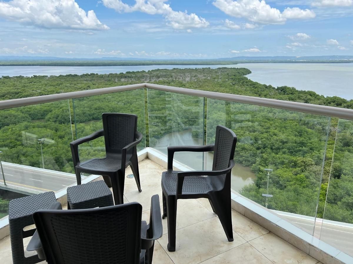 Beachfront At Radisson * Cartagena