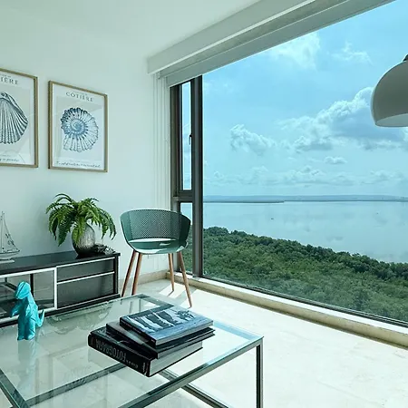 Beachfront At Radisson Apartamento *