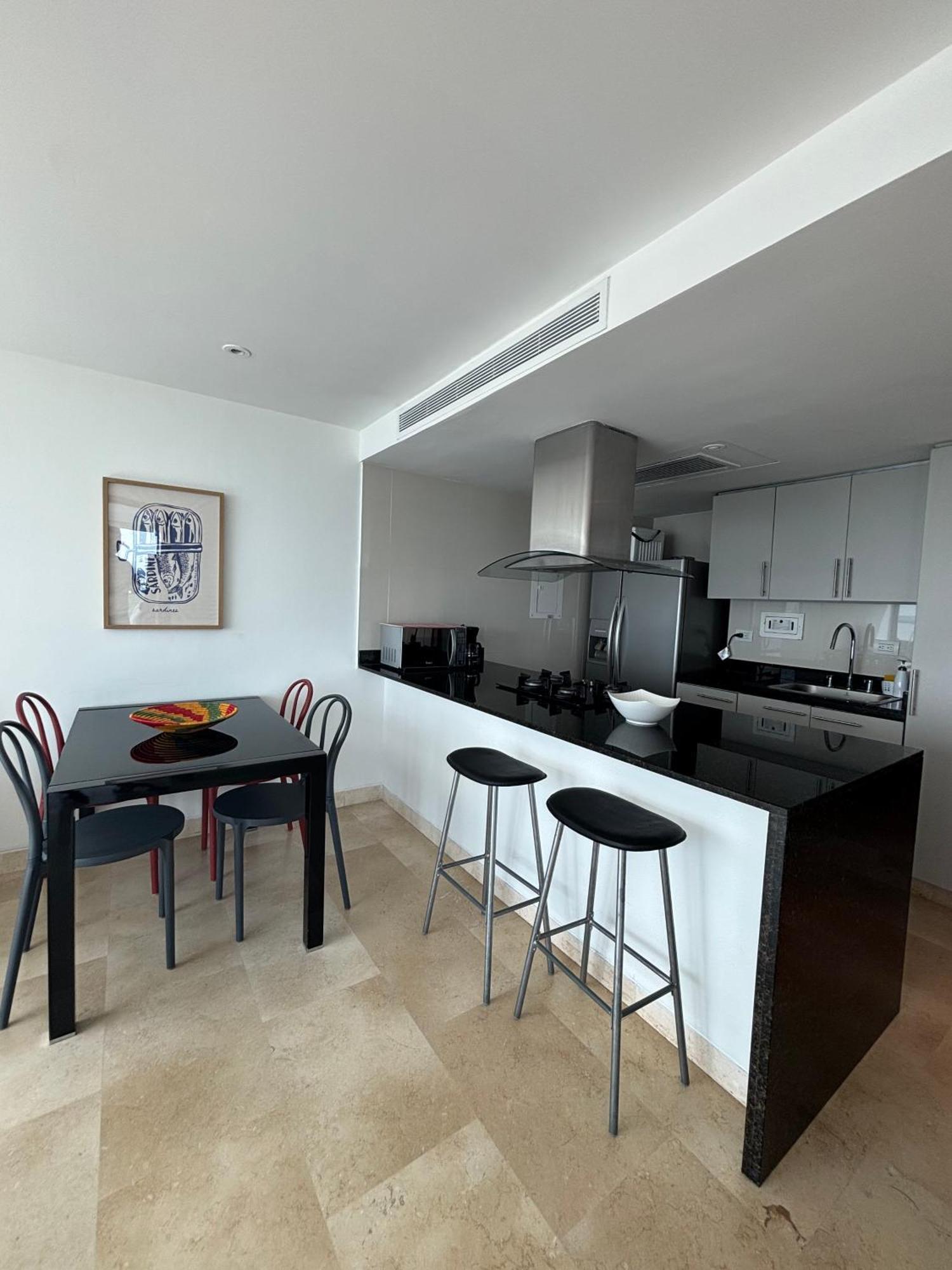 Beachfront At Radisson Cartagena