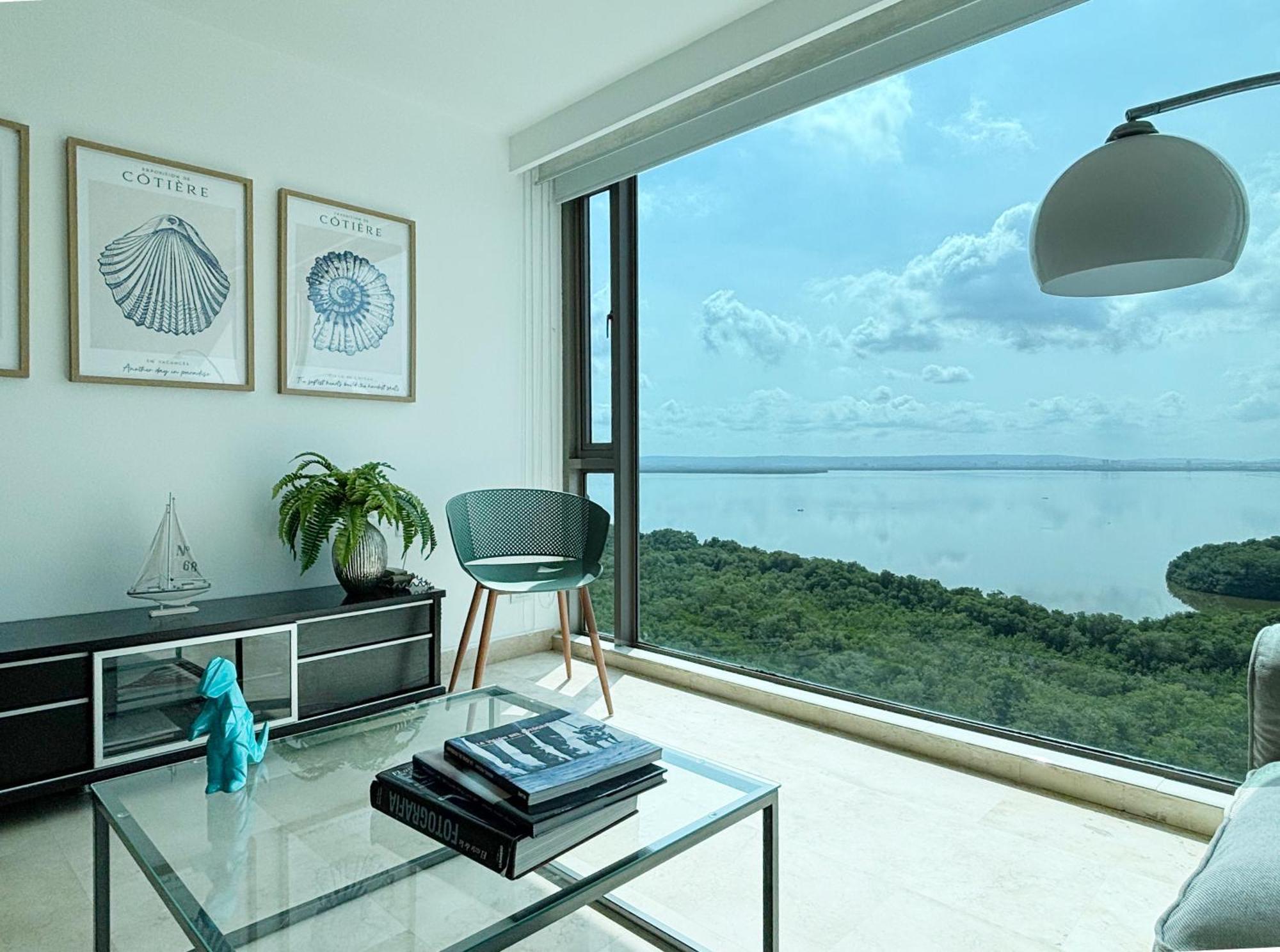 Beachfront At Radisson Apartamento *