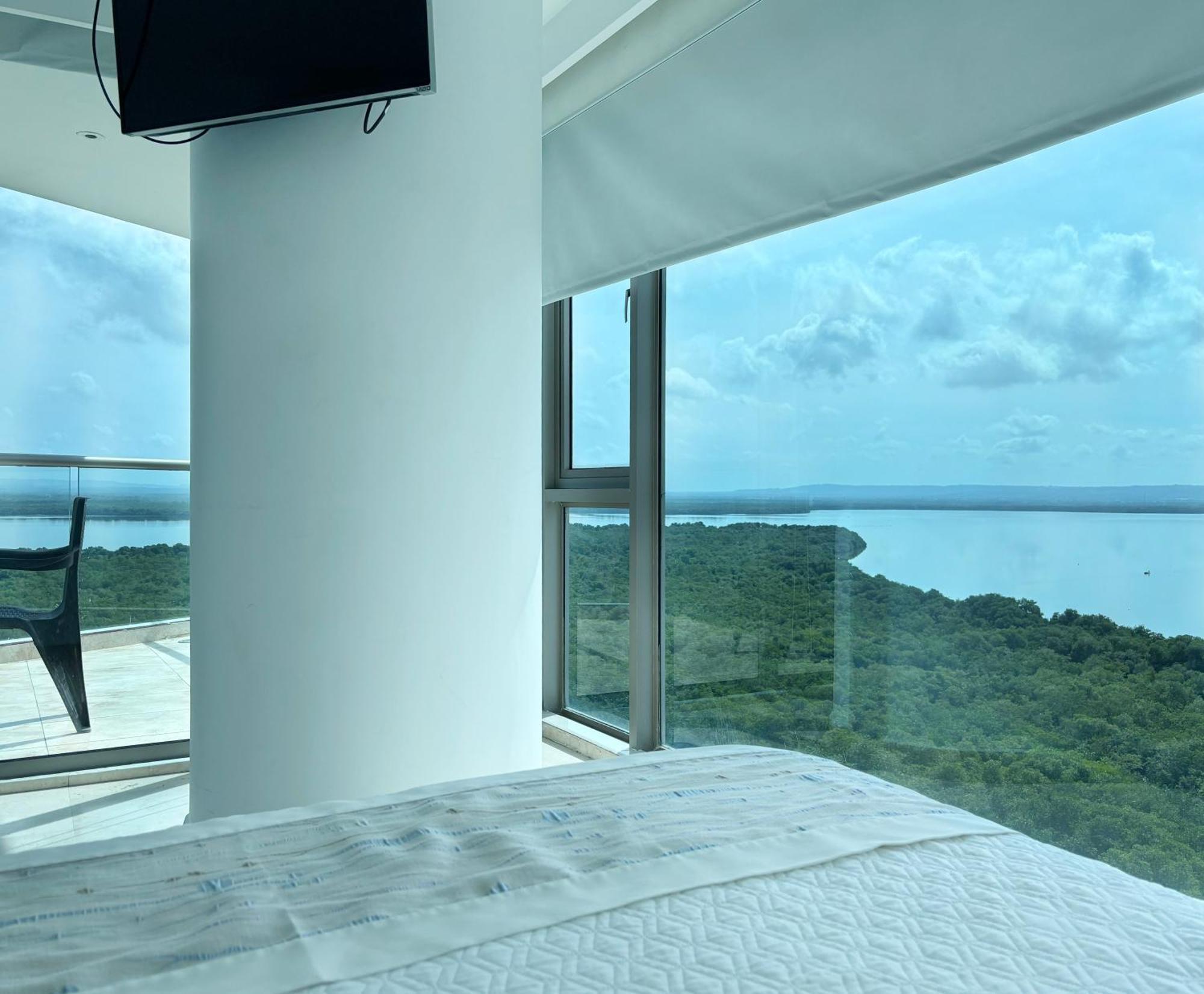 Beachfront At Radisson *