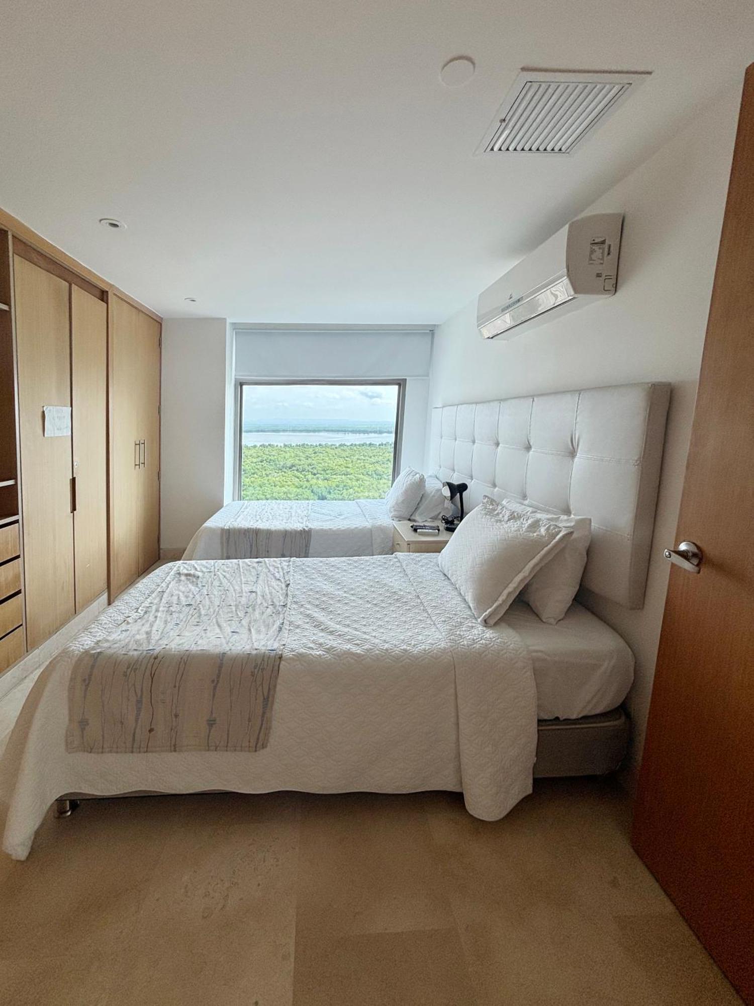 Beachfront At Radisson