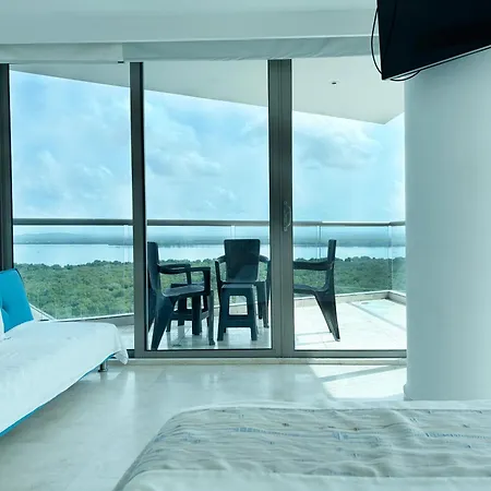 Beachfront At Radisson *